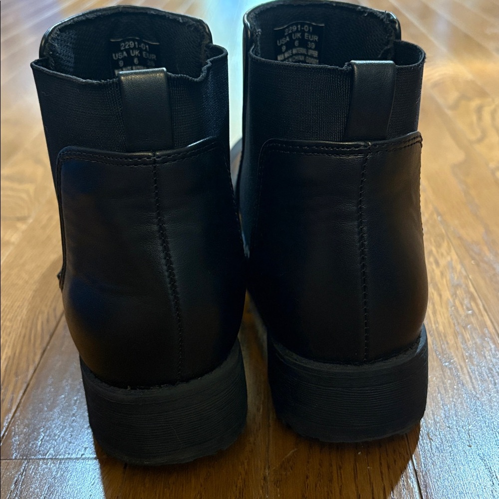 Basic Black Combat Boots Stretchy Side Panels Sli… - image 4